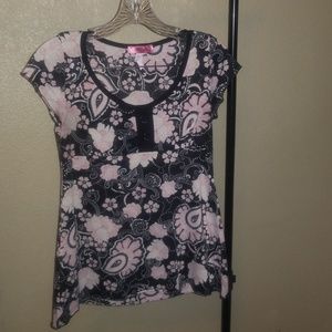 Julie's closet tee
